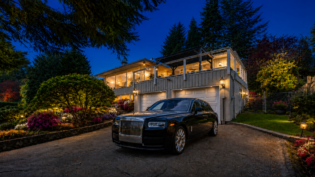 651 Kenwood Road property exterior