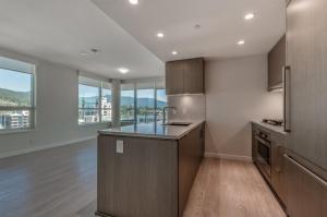 1409-125-e-14th-street-north-vancouver-R2202964-3