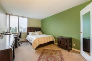 Cheng & Parham Realty Group, Parham Baghaie, Wood Croft