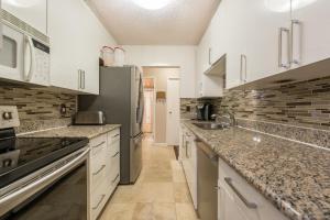 Cheng & Parham Realty Group, Parham Baghaie, Wood Croft