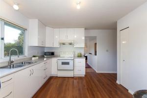 1125 Cecile Drive, Port Moody, Cheng & Parham realty group