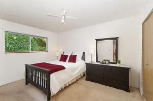 1125 Cecile Drive, Port Moody, Cheng & Parham realty group