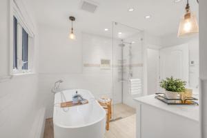 Parham Baghaie West Vancouver caulfield