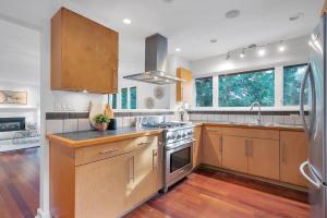Parham Baghaie West Vancouver caulfield