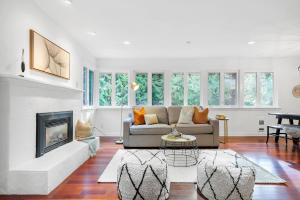 Parham Baghaie West Vancouver caulfield