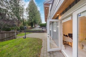 Parham Baghaie West Vancouver caulfield