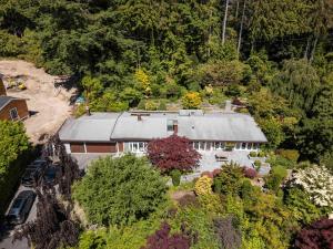 Parham-Baghaie-British-properties-west-vancouver-1