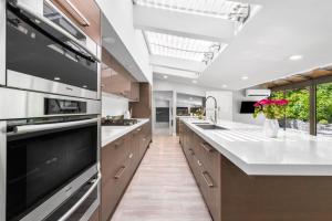 Parham-Baghaie-British-properties-west-vancouver-17
