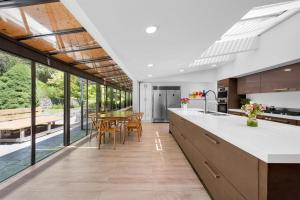 Parham-Baghaie-British-properties-west-vancouver-18