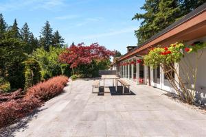 Parham-Baghaie-British-properties-west-vancouver-4