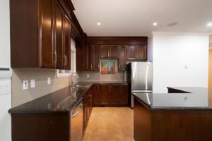 Parham-Baghaie-Canyon-heights-9
