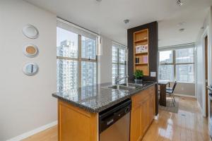 Parham-Baghaie-Downtown-Vancouver-13