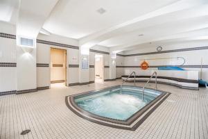 Parham-Baghaie-Downtown-Vancouver-2