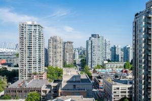 Parham-Baghaie-Downtown-Vancouver-5