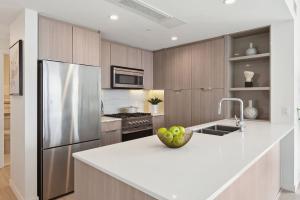 Parham-Baghaie-Hunter-North-Vancouver-15