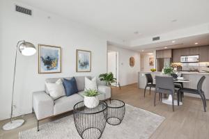 Parham-Baghaie-Hunter-North-Vancouver-16