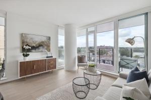 Parham-Baghaie-Hunter-North-Vancouver-18