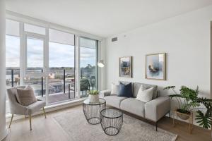 Parham-Baghaie-Hunter-North-Vancouver-19