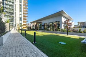 Parham-Baghaie-Hunter-North-Vancouver-2
