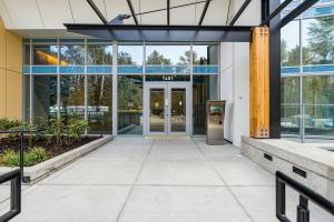 Parham-Baghaie-Hunter-North-Vancouver-28