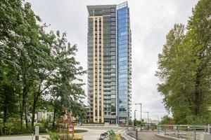 Parham-Baghaie-Hunter-North-Vancouver-30