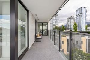 Parham-Baghaie-Hunter-North-Vancouver-7