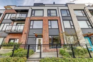 Parham-Baghaie-Lower-Lonsdale-9