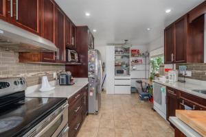 Parham-Baghaie-North-Vancouver-13