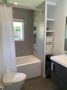 Parham-Baghaie-North-Vancouver-9