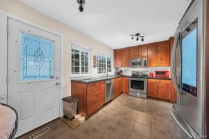 Parham-Baghaie-Port-Coquitlam-29 (1)