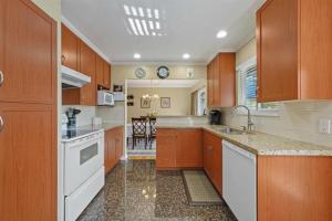 Parham-Baghaie-Port-Coquitlam-9 (1) (1)