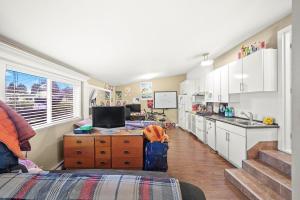 Parham-Baghaie-Port-Coquitlam-lincoln-park-18