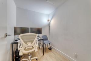 Parham-Baghaie-Tate-vancouver-21 (1)
