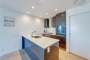 Parham-Baghaie-Tate-vancouver-23 (1)