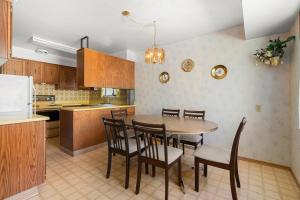 Parham-Baghaie-Upper-Lonsdale-Coquitlam-35