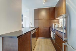 Parham-Baghaie-Vancouver-Downtown-11 (1)