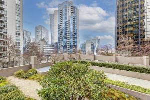 Parham-Baghaie-Vancouver-Downtown-17