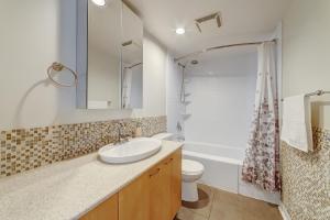 Parham-Baghaie-Vancouver-Downtown-3