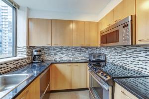 Parham-Baghaie-Vancouver-Downtown-4
