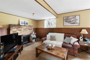 Parham-Baghaie-West-Vancouver-10 (1)