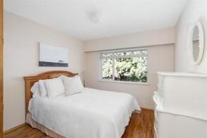 Parham-Baghaie-West-Vancouver-12 (1)
