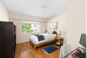 Parham-Baghaie-West-Vancouver-13 (1)