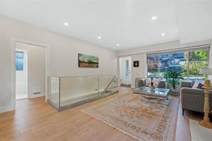 Parham-Baghaie-West-Vancouver-16 (1) (1) (1)