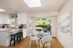 Parham-Baghaie-West-Vancouver-21 (1)