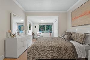 Parham-Baghaie-West-Vancouver-22 (1) (1) (1)