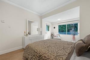 Parham-Baghaie-West-Vancouver-23 (1) (1) (1)