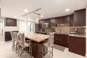 Parham-Baghaie-west-vancouver-7