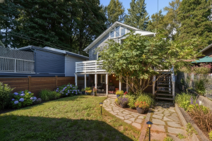 ParhamBaghaie-north-vancouver-sentral-lonsdale-4